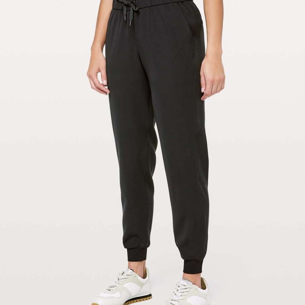 Lululemon On The Fly Jogger